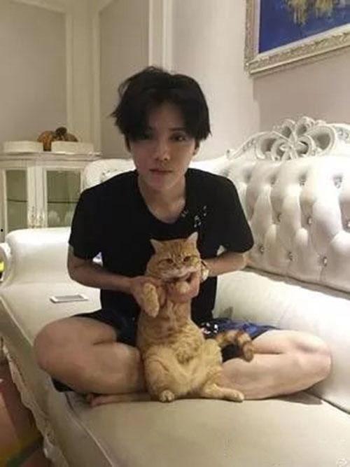 王正坤恋情爆料最新视频,甜蜜瞬间引网友热议 第3张 王正坤恋情爆料最新视频,甜蜜瞬间引网友热议 第3张